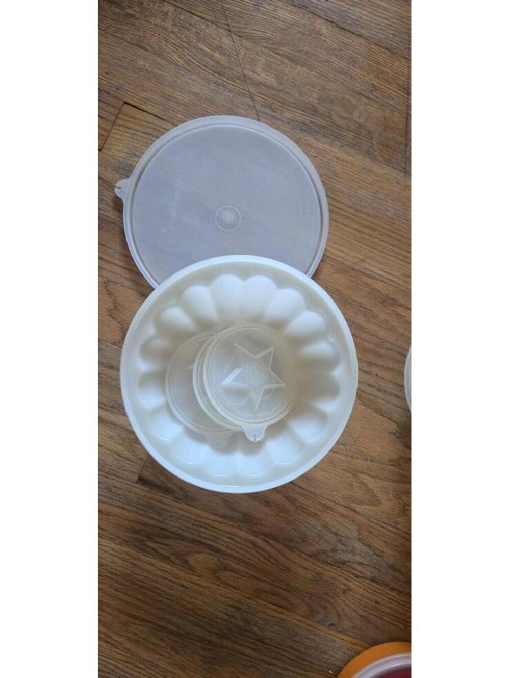 Vintage Tupperware Jello Mold Jel-N-Serve With Lid & 6 Inserts & serving plate